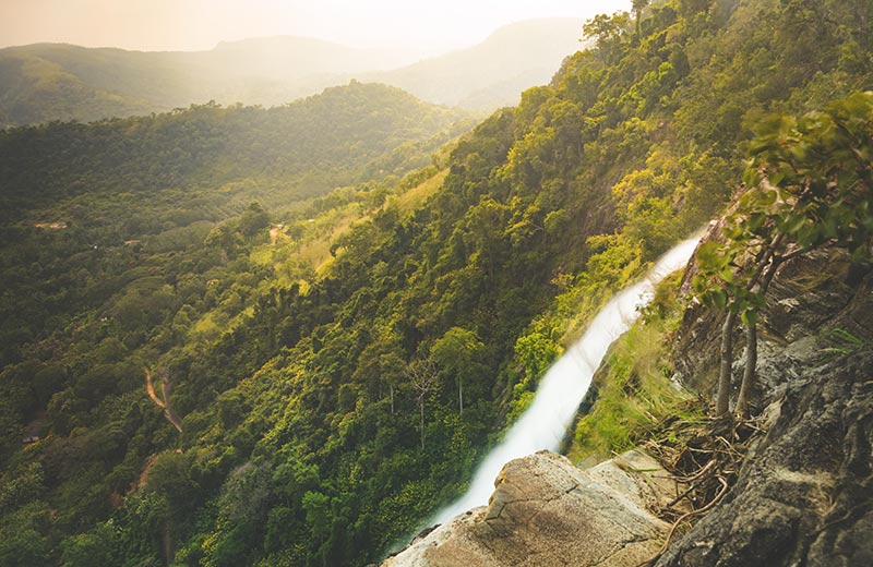 Diyaluma Falls