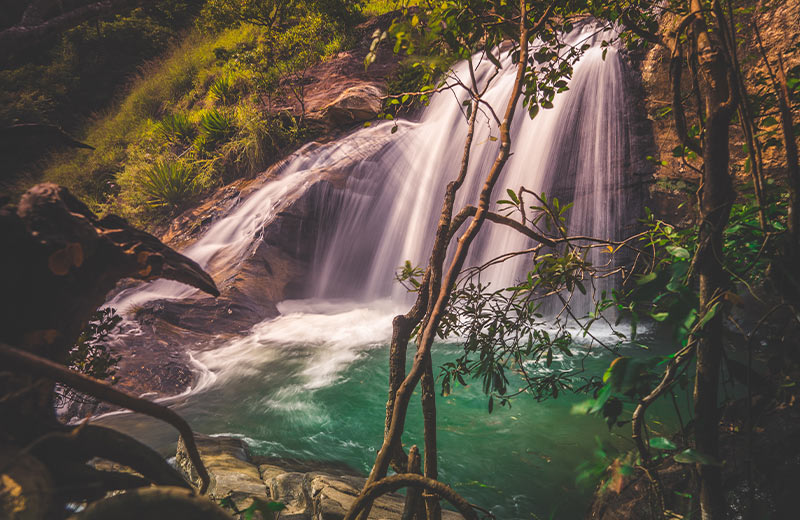 Diyaluma Waterfall